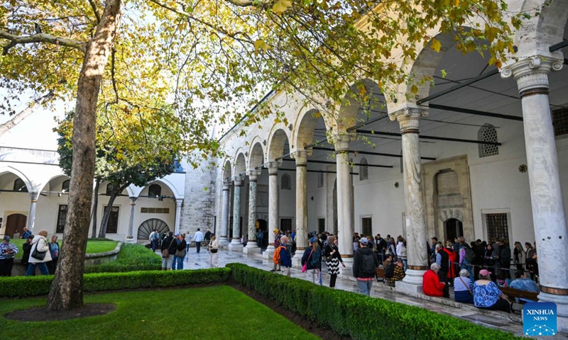 Tourists visit the Topkapi Palace Museum in Istanbul, Türkiye, Oct. 23, 2024. The Topkapi Palace was the palace of the Ottoman Empire from the 15th to the 19th century. In 1924, the palace was converted into the Topkapi Palace Museum. The museum now houses many treasures, including porcelain from China. (Photo: Xinhua)