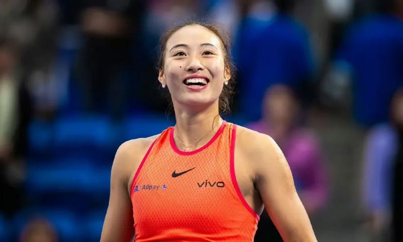 China's tennis star Zheng Qinwen claimed her third title of the season with victory over Kenin in Tokyo, Japan marking the fifth of her career winning the Pan Pacific Open. Photo: Courtesy of People's Daily