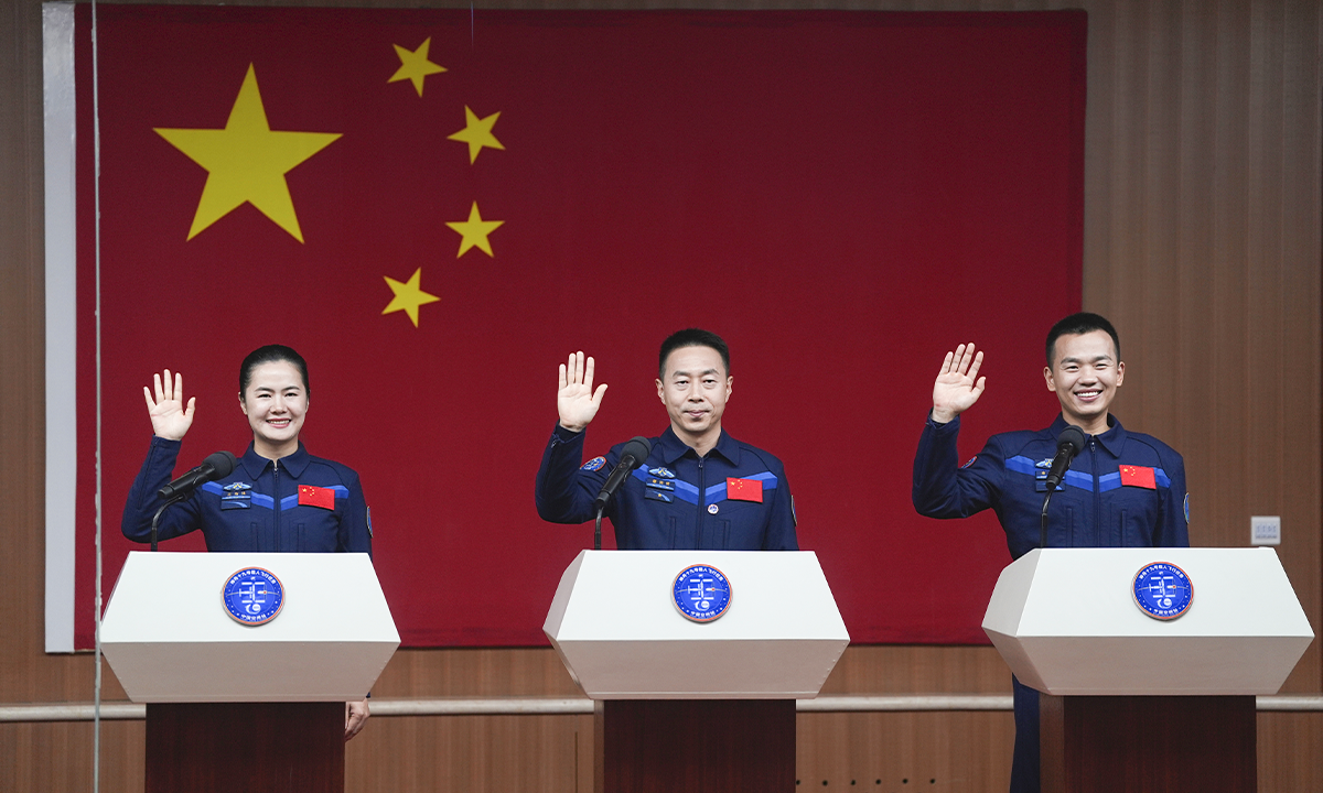 Chinese astronauts Cai Xuzhe (C), Song Lingdong (R) and Wang Haoze, who will carry out the upcoming Shenzhou-19 crewed spaceflight mission to China's orbiting space station, meet the press at Jiuquan Satellite Launch Center in northwest China, October 29, 2024. Photo: VCG