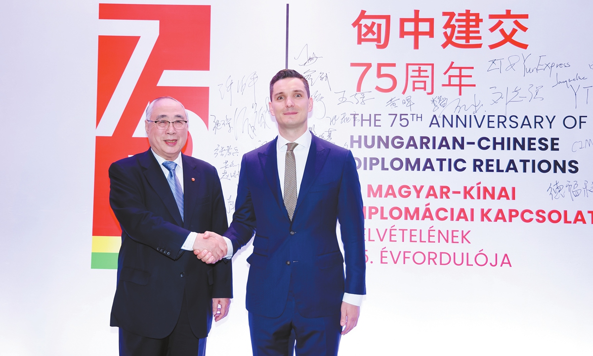 Ambassador Mate Pesti (right) and Wu Hongbo, pose for a picture at the festive gala dinner in Beijing, on October 29, 2024. Photo: Courtesy of the Hungarian Embassy in China