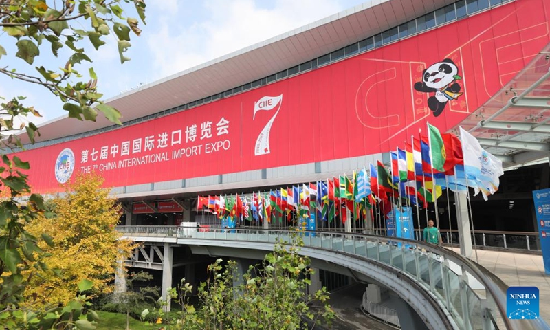 This photo taken on Nov. 2, 2024 shows the overbridge at the west entrance of the National Exhibition and Convention Center (Shanghai), the main venue for the 7th China International Import Expo (CIIE), in east China's Shanghai. Preparations for the 7th CIIE, which is scheduled to take place in Shanghai from Nov. 5 to 10, have entered the final stage. (Photo: Xinhua)