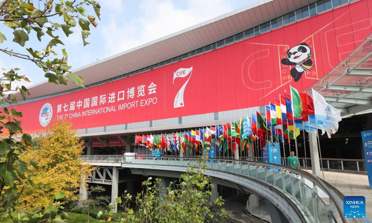 This photo taken on Nov. 2, 2024 shows the overbridge at the west entrance of the National Exhibition and Convention Center (Shanghai), the main venue for the 7th China International Import Expo (CIIE), in east China's Shanghai. Preparations for the 7th CIIE, which is scheduled to take place in Shanghai from Nov. 5 to 10, have entered the final stage. (Photo:Xinhua)