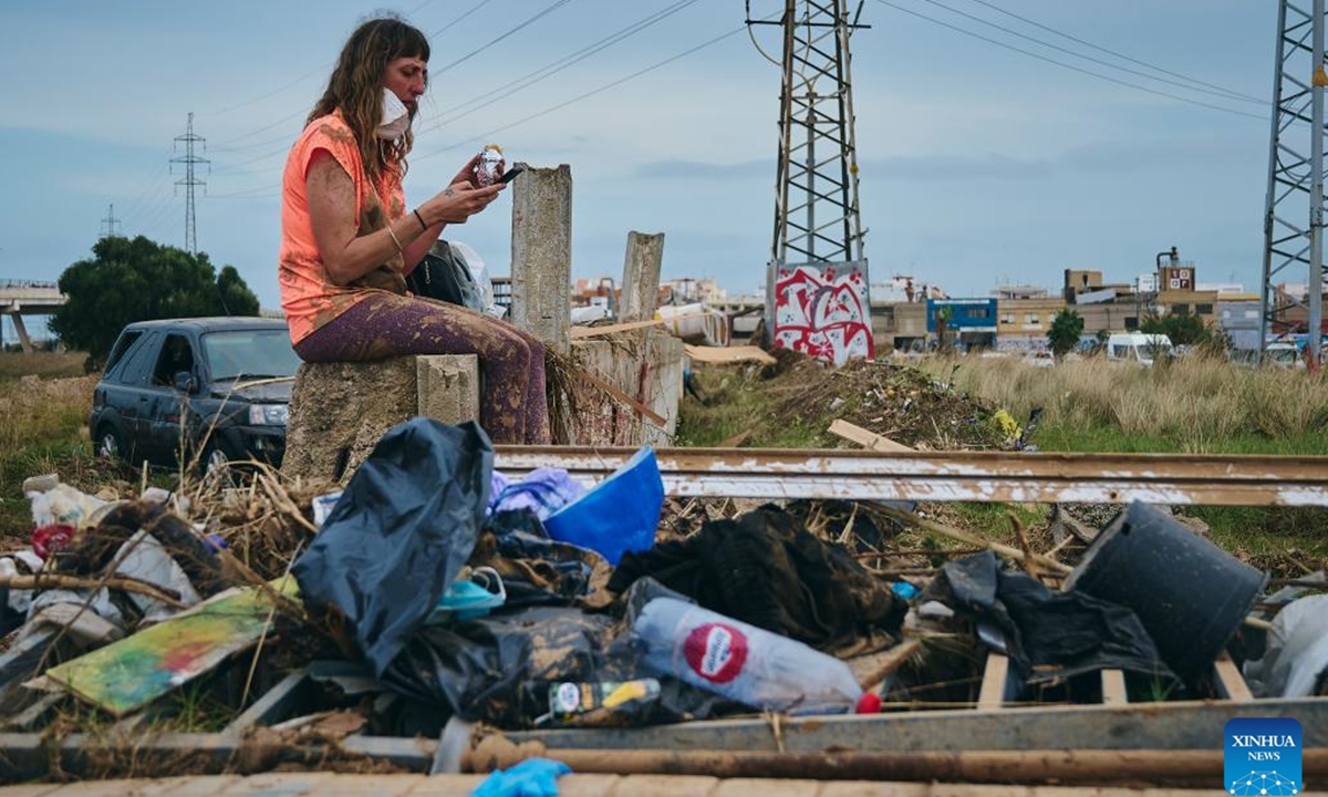 A volunteer has a meal in Valencia, Spain, Nov. 3, 2024.

The flash floods that swept through the Spanish regions of Valencia, Castilla-La Mancha, and Andalusia last week have claimed 217 lives as of Sunday, with many still unaccounted for. (Photo: Xinhua)