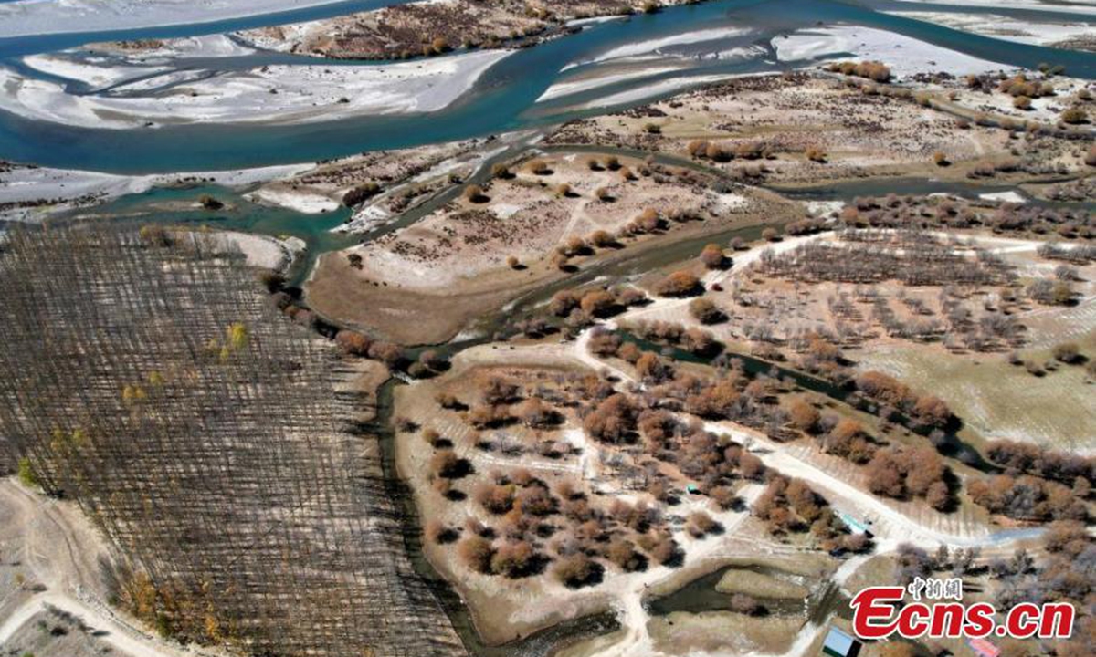 Magnificent landscape of long stretches of the Lhasa River branches in southwest China's Xizang Autonomous Region, Nov. 3, 2024. (Photo: China News Service)