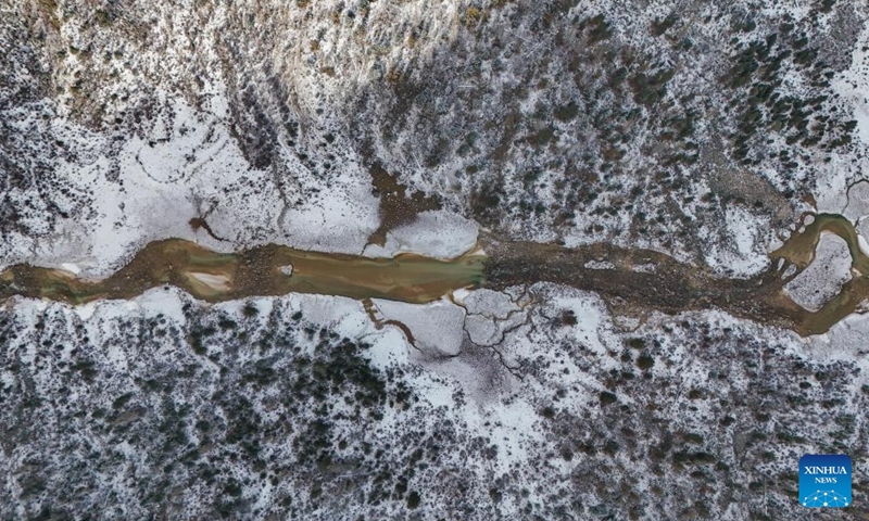 An aerial drone photo taken on Nov. 4, 2024 shows a river in Duopugou scenic spot in Dege County of Garze Tibetan Autonomous Prefecture, southwest China's Sichuan Province. The Duopugou scenic spot boasts a picturesque scenery and abundant reserve of animals and plants. (Photo: Xinhua)