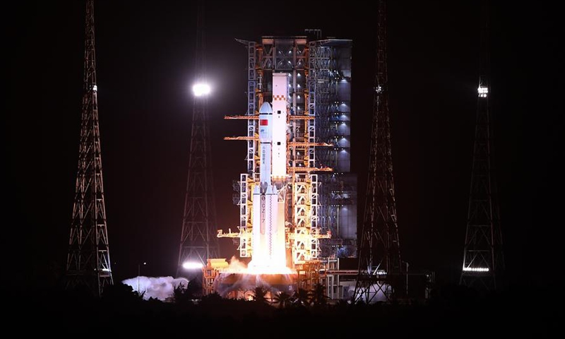 A Long March-7 Y8 carrier rocket carrying cargo spacecraft Tianzhou-7 blasts off from the Wenchang Spacecraft Launch Site in south China's Hainan Province, Jan. 17, 2024. (Xinhua/Yang Guanyu)