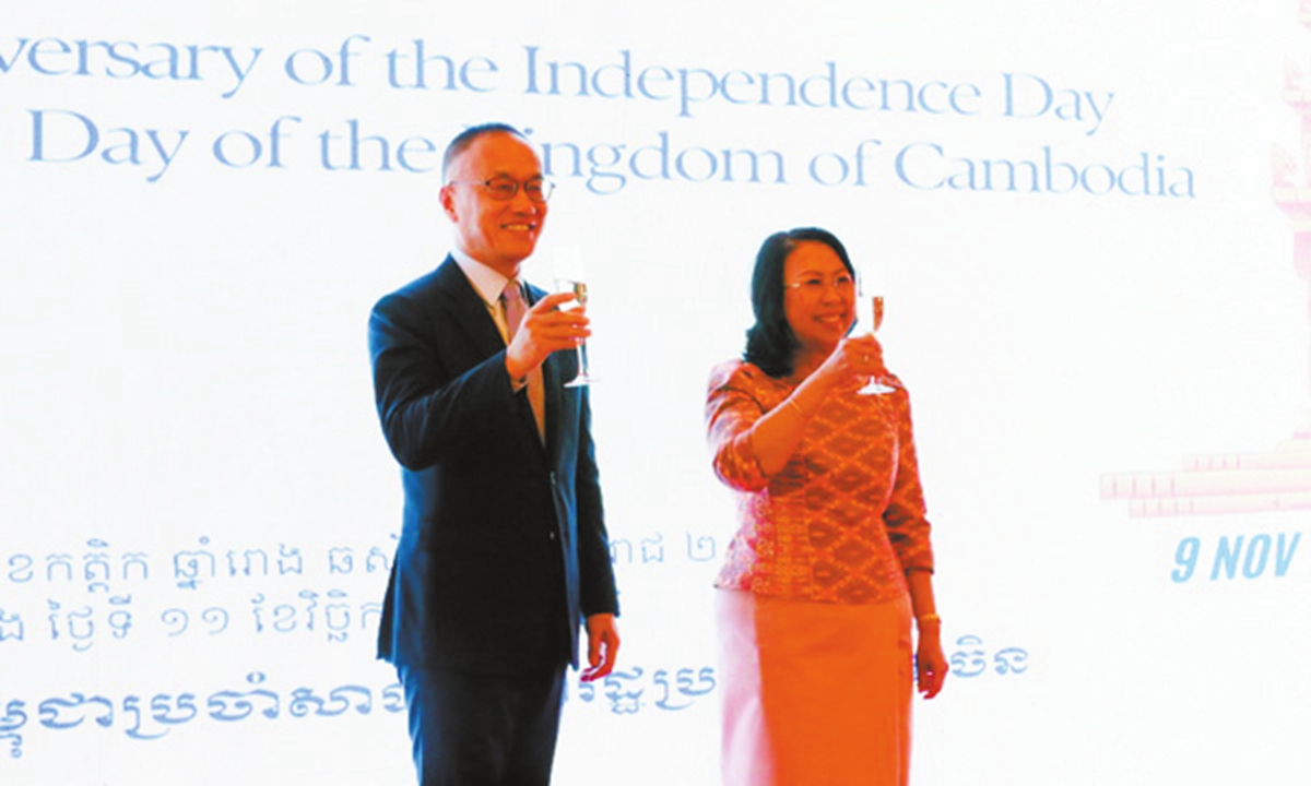 Vice Foreign Minister Chen Xiaodong (left) and Cambodian Ambassador to China Soeung Rathchavy propose a toast at the reception in Beijing on November 11, 2024. Photo: fmprc.gov.cn