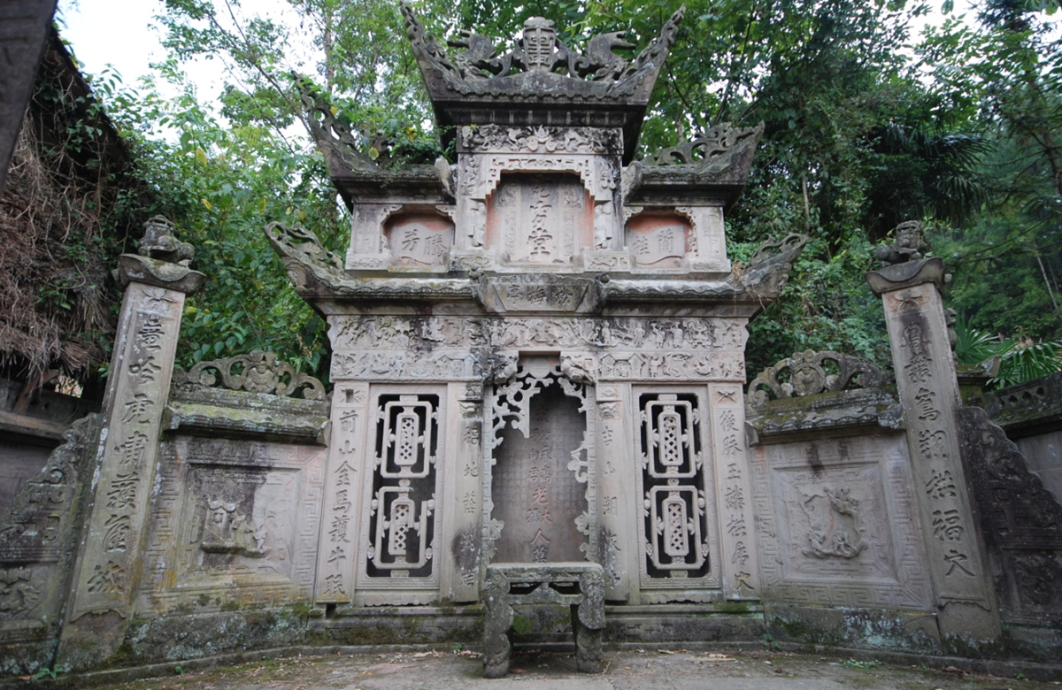 A tombstone laid in Qing Dynasty in Yumu village, Lichuan, Hubei Province  Photo: Courtesy of the cultural heritage development center in Lichuan city, Hubei Province