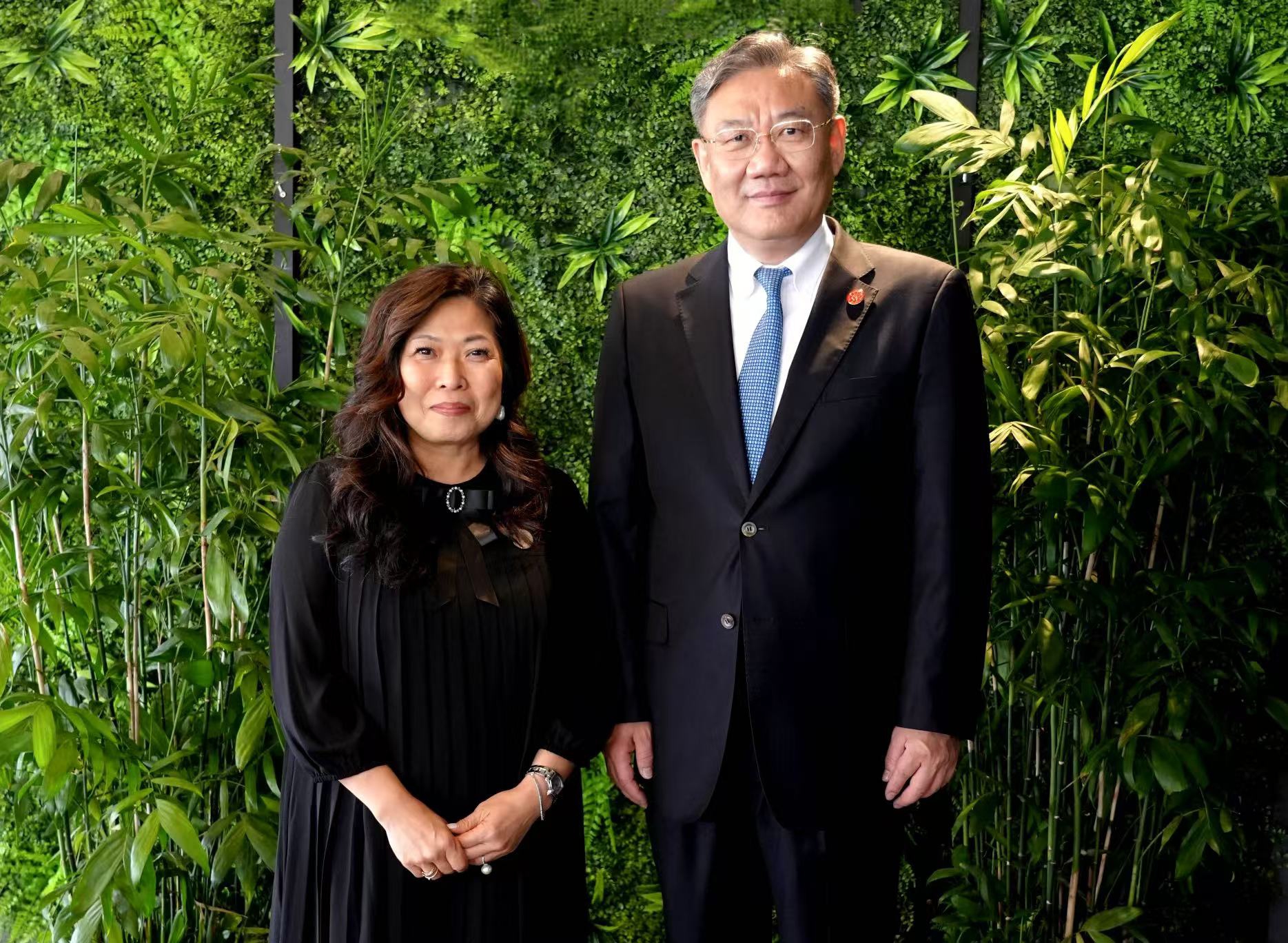 Chinese Commerce Minister Wang Wentao meets Canadian Trade Minister Mary Ng in Lima, Peru, on Saturday. Photo: Ministry of Commerce website