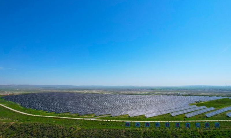 The optical storage power station at the Shengli Energy open-air dump site of China Energy Group, jointly built by LONGi and China Energy Group, uses LONGi components to restore the local ecology.