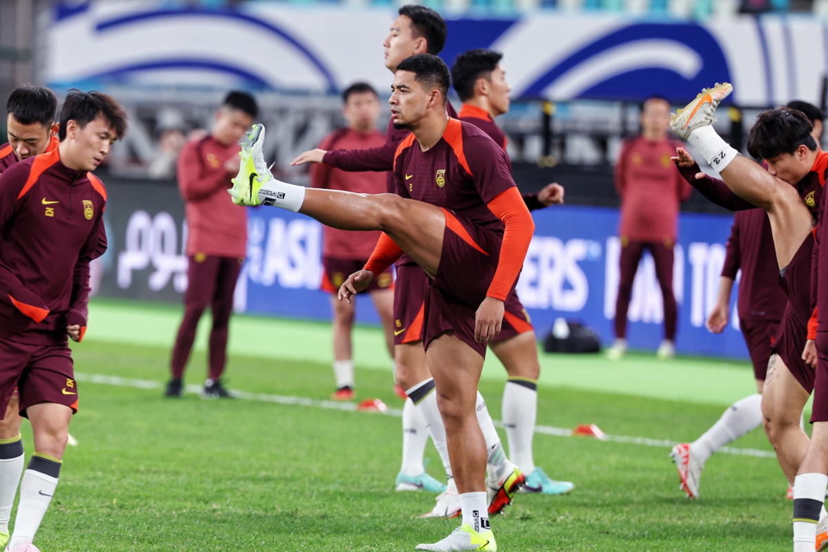 Chinese national football team players take part in a training session on November 18, 2024 in Xiamen, East China's Fujian Province. The Chinese team will host Japan at home on November 19. Photo: Cui Meng/GT