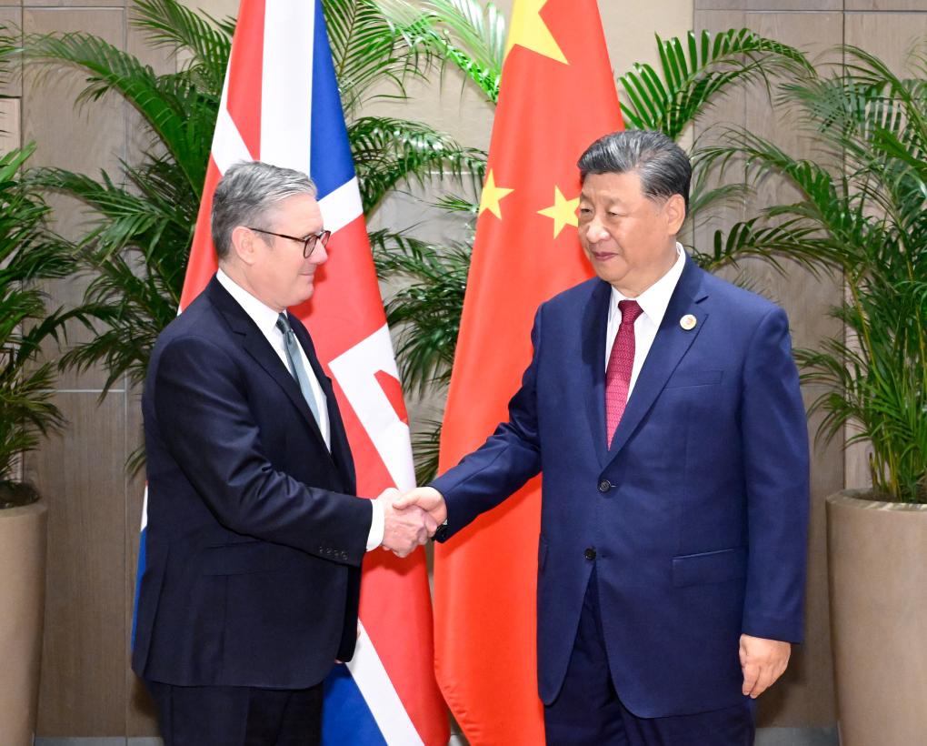 Chinese President Xi Jinping meets with British Prime Minister Keir Starmer on the sidelines of the G20 Leaders' Summit in Rio de Janeiro, Brazil, Nov. 18, 2024. (Photo: Xinhua)