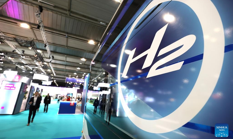 People attend an exhibition during the European Hydrogen Week in Brussels, Belgium, on Nov. 18, 2024. The European Hydrogen Week, the European Union's policy conference and business forum for the hydrogen sector, kicked off in Brussels on Monday.  (Photo: Xinhua)