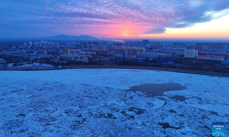 An aerial drone photo taken on Nov. 19, 2024 shows a view of the Songhua River covered in drifting ice in Fujin City, northeast China's Heilongjiang Province. As temperature drops, drifting ice occurred gradually in various sections of Songhua River. (Photo: Xinhua)