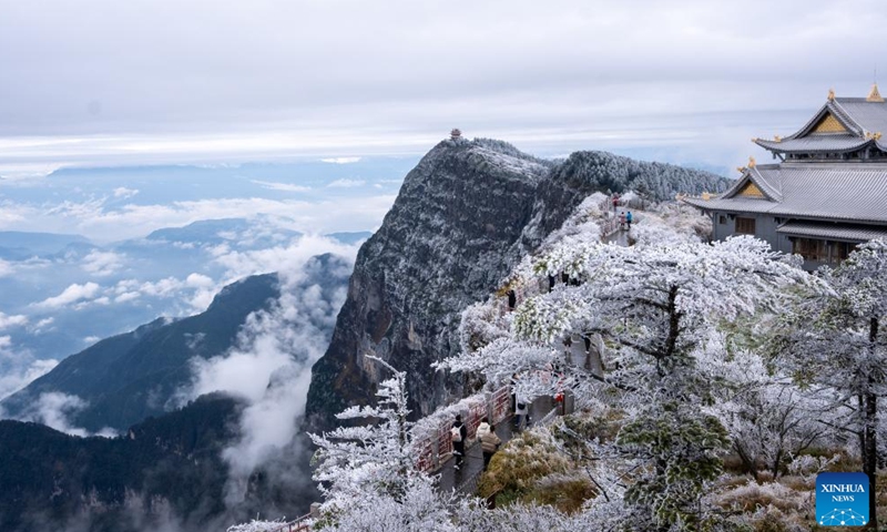 This photo taken on Nov. 20, 2024 shows a view on the summit of Mount Emei, or Jinding in Chinese, in southwest China's Sichuan Province. (Xinhua/Jiang Hongjing)