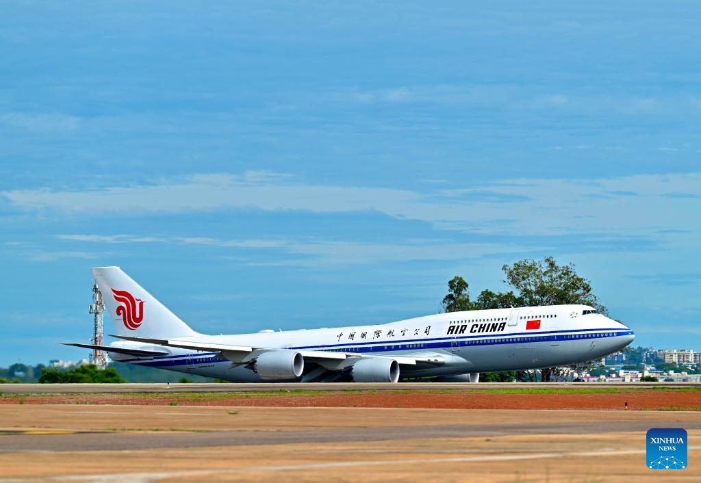 Chinese President Xi Jinping's plane prepares to take off in Brasilia, Brazil, Nov. 21, 2024. Xi left Brasilia on Thursday after attending the 19th G20 Leaders' Summit and paying a state visit to Brazil. (Xinhua/Zhai Jianlan)