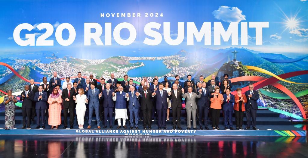 Chinese President Xi Jinping poses for a group photo with other participating leaders after the closing session of the 19th G20 Summit in Rio de Janeiro, Brazil, Nov. 19, 2024. Xi attended the closing session of the 19th G20 Summit on Tuesday. (Xinhua/Li Tao)