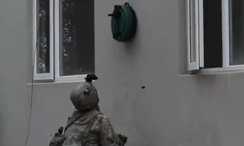 A type of wall-climbing robot is deployed in the China-Singapore Exercise Cooperation-2024 joint army exercise, held at a training base in Central China's Henan Province in November 2024. Photo: Screenshot from China Central Television