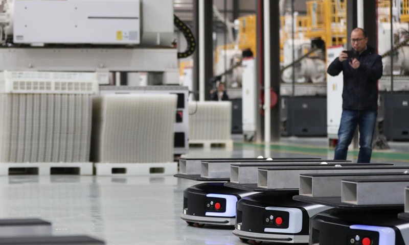 Automated guided vehicles for transporting are pictured at Yashilin Changsha (International) Silkworm Silk Intellectual Industry Project in Changsha, central China's Hunan Province, Nov. 24, 2024. (Photo: Xinhua)