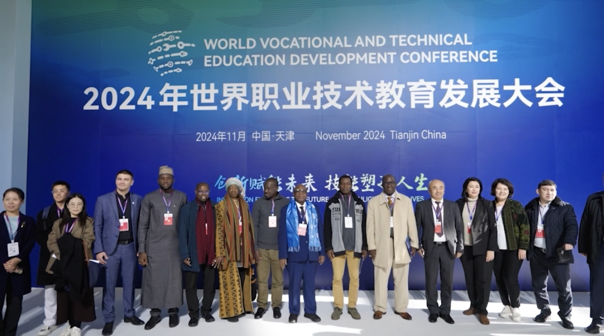 Participants attending the 2024 World Vocational and Technical Education Development Conference take a group photo. Photo: GT