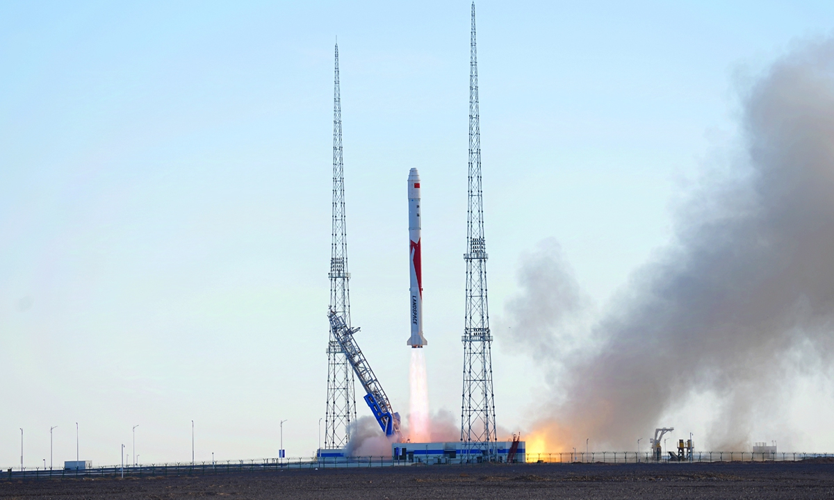 A modified ZQ-2 Y-1 carrier rocket carrying two test satellites blasts off from a commercial space innovation pilot zone in Northwest China, on November 27, 2024. With a total length of 47.3 meters and a takeoff thrust of 282 tons, the rocket can send a payload of 4 tons to a 500-km sun-synchronous orbit. Photo: VCG