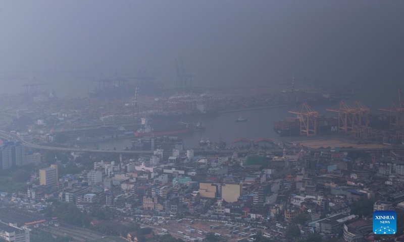 This photo taken on Nov. 30, 2024 shows a smog-shrouded city view of Colombo, Sri Lanka. Photo: Xinhua