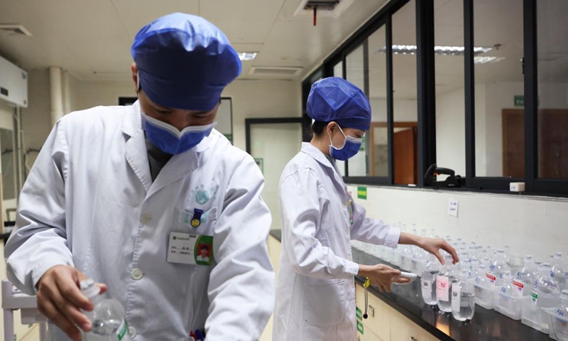 Nurses prepare medicine for patients at a ward of the Department of Infectious Diseases at the Fourth People's Hospital of Nanning, in Nanning, south China's Guangxi Zhuang Autonomous Region, Nov. 24, 2024. (Photo: Xinhua)