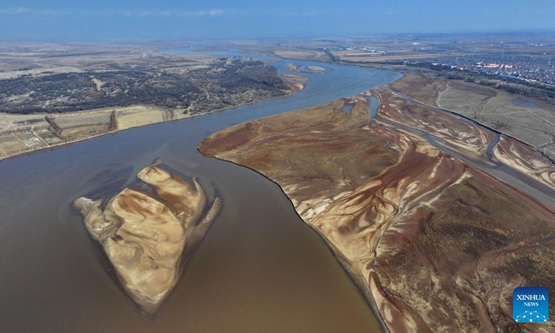 An aerial drone photo taken on Dec. 4, 2024 shows a view of the Yellow River in Shizuishan, northwest China's Ningxia Hui Autonomous Region. Photo: Xinhua