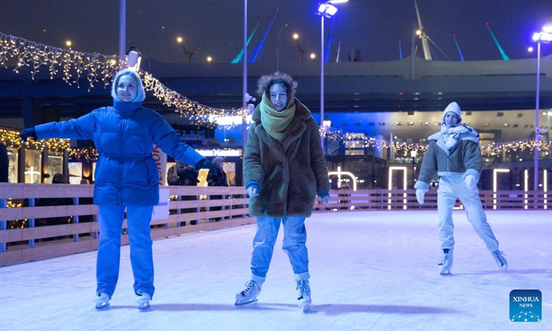 People enjoy themselves at a skating rink in St. Petersburg, Russia, Dec. 7, 2024. Photo: Xinhua