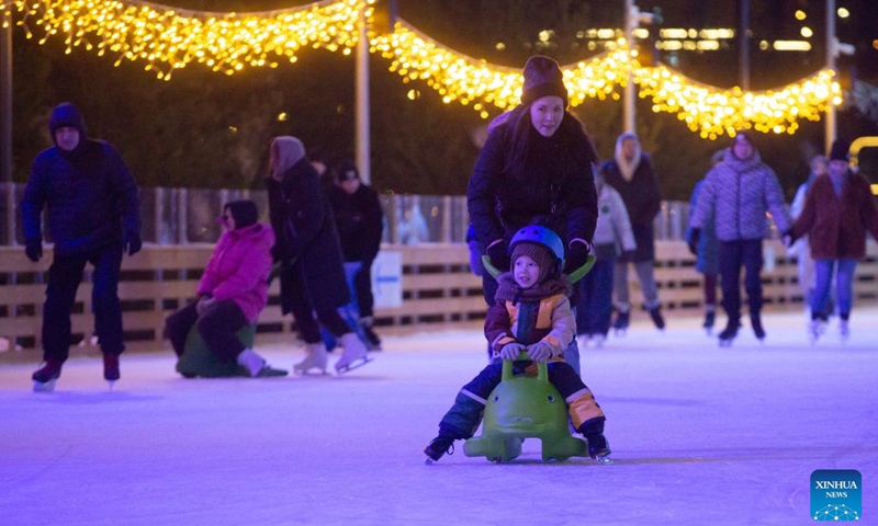 People enjoy themselves at a skating rink in St. Petersburg, Russia, Dec. 7, 2024. Photo: Xinhua