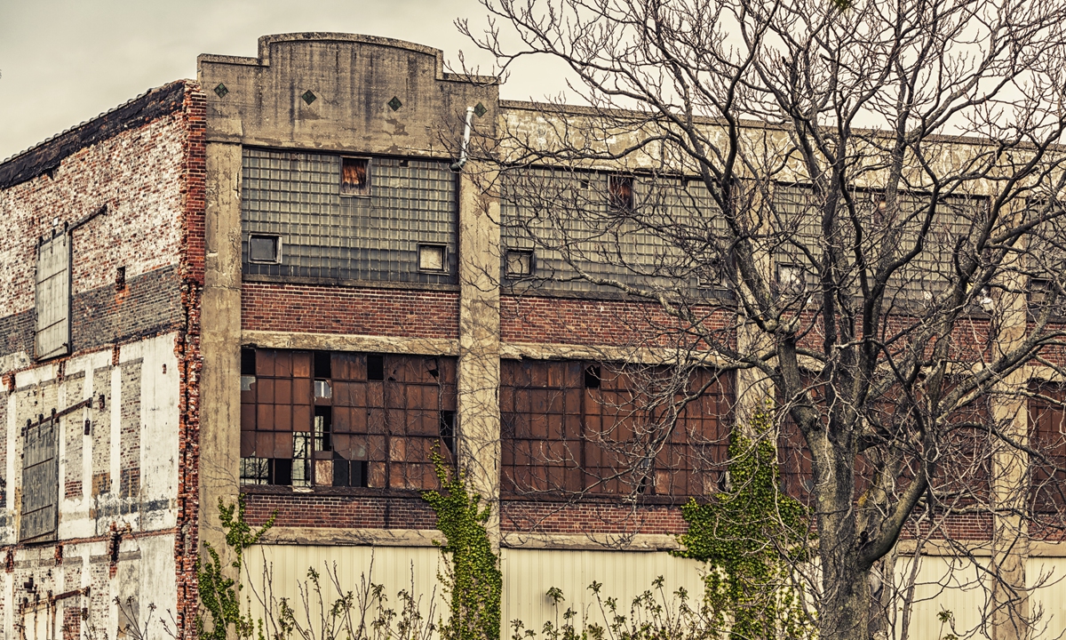 Abandoned factory warehouse in the Rust Belt in Ohio, US. Photo: VCG