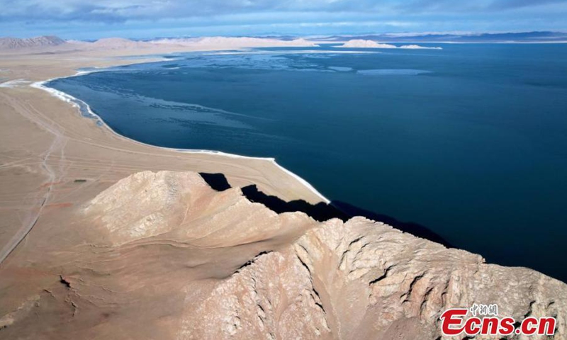 Aerial view of Serling Tso Lake in winter in Nagqu, southwest China's Xizang Autonomous Region, Dec. 9, 2024. (Photo: China News Service) 