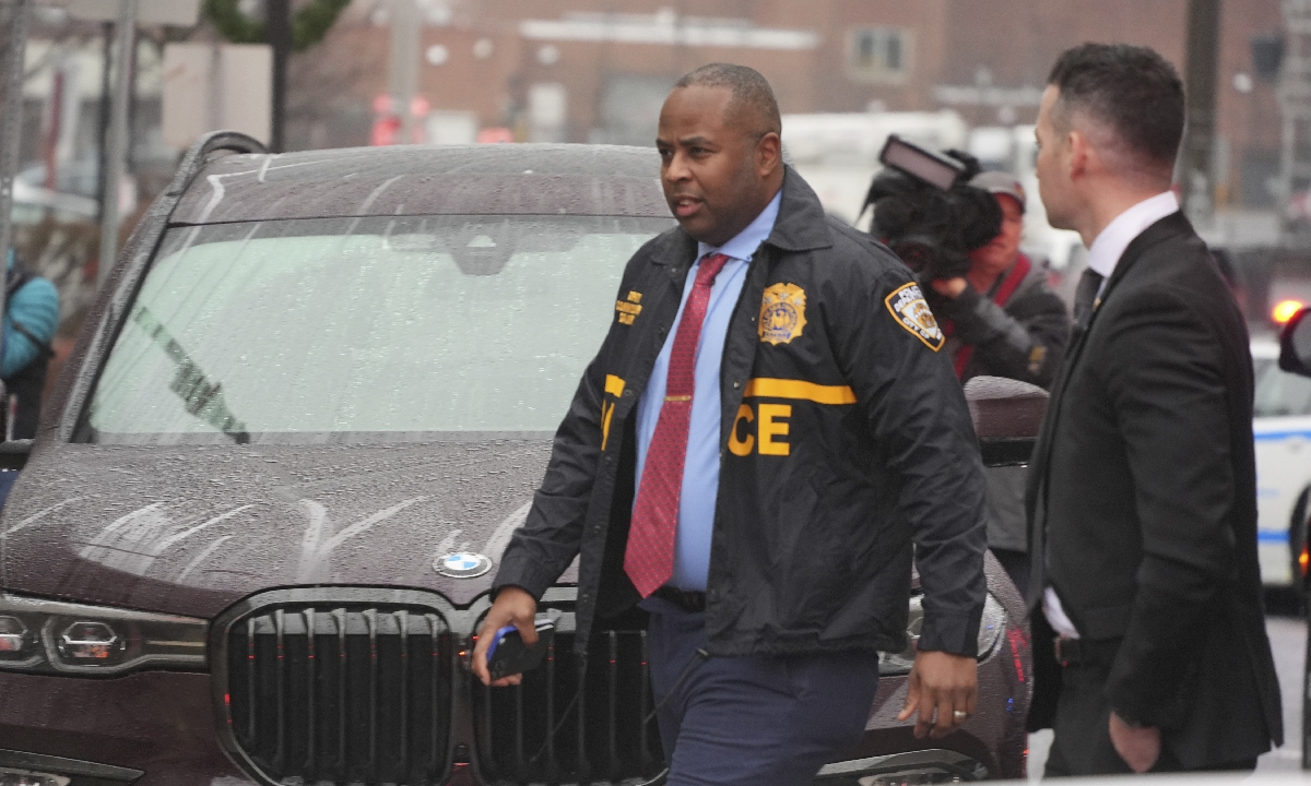 New York Police Deputy Commissioner Kaz Daughtry arrives at Altoona Police Department, where a man with a gun thought to be similar to the one used in the killing of UnitedHealthcare CEO Brian Thompson has been taken into police custody for questioning on December 9, 2024. Suspect Luigi Mangione has been arrested and is now charged with murder, according to US media reports. Photo: VCG