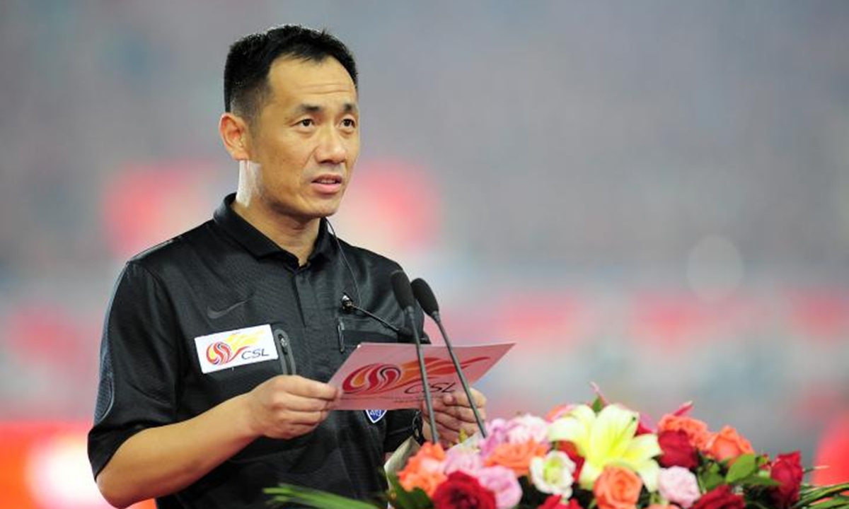 Referee Tan Hai  