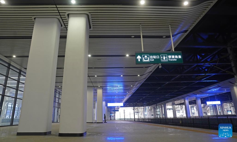 This photo shows the platform of Lushan Railway Station in Jiujiang, east China's Jiangxi Province, Dec. 10, 2024. The newly-built Lushan Railway Station will facilitate travel to Lushan Mountain in Jiujiang, a UNESCO World Heritage site in east China's Jiangxi Province. (Photo: Xinhua)