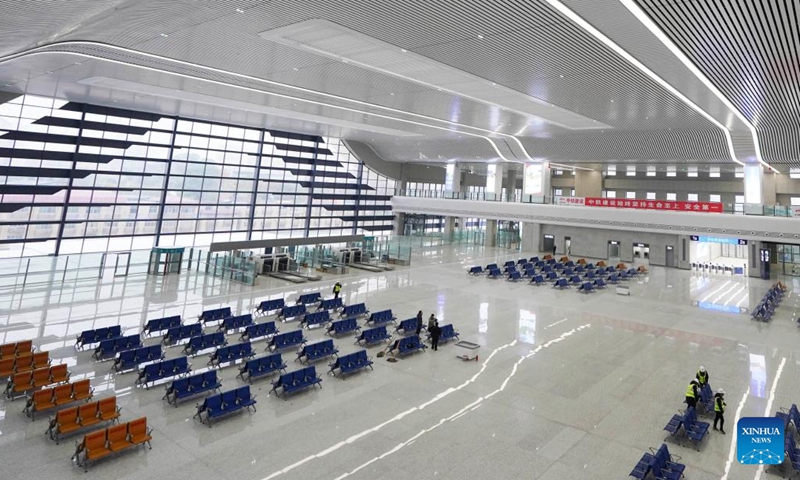 This photo shows the waiting hall of Lushan Railway Station in Jiujiang, east China's Jiangxi Province, Dec. 10, 2024. The newly-built Lushan Railway Station will facilitate travel to Lushan Mountain in Jiujiang, a UNESCO World Heritage site in east China's Jiangxi Province. (Photo: Xinhua)