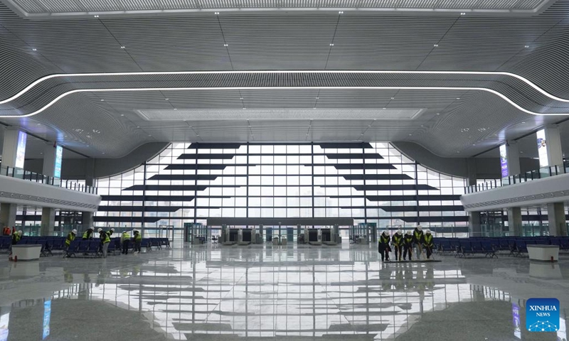 This photo shows the waiting hall of Lushan Railway Station in Jiujiang, east China's Jiangxi Province, Dec. 10, 2024. The newly-built Lushan Railway Station will facilitate travel to Lushan Mountain in Jiujiang, a UNESCO World Heritage site in east China's Jiangxi Province. (Photo: Xinhua)