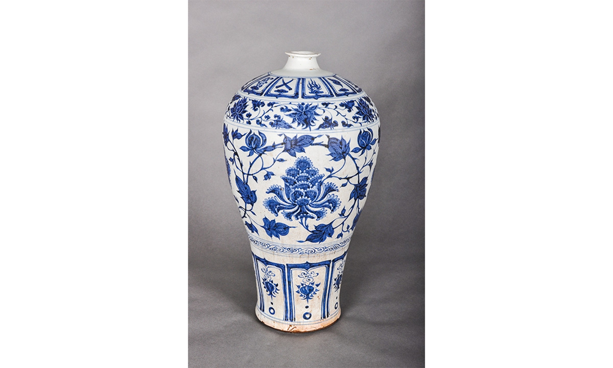 Yuan Dynasty imperial bluish white prunus vase with 