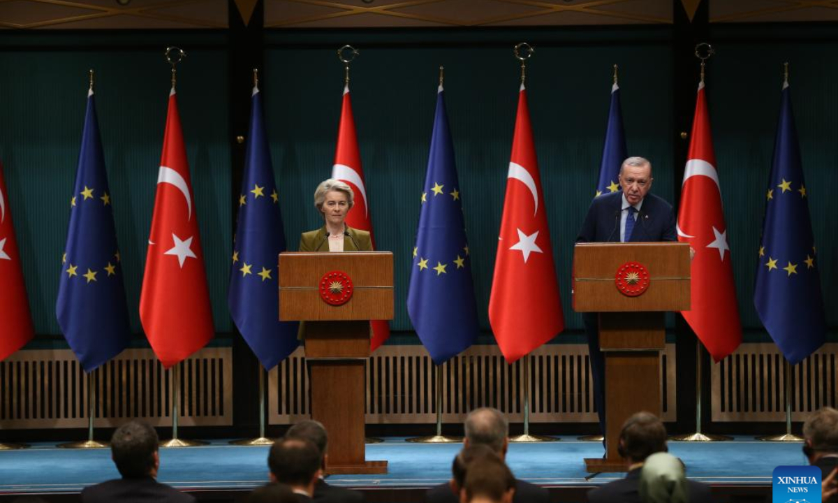 Turkish President Recep Tayyip Erdogan (R) and European Commission President Ursula von der Leyen attend a joint press conference in Ankara, Türkiye on Dec. 17, 2024.

Erdogan stressed here Tuesday the necessity of establishing an inclusive administration in Syria and urged the European Union (EU) to facilitate Syrian refugees' return back home. There is no place for terrorist organizations in the region, Erdogan said at a joint press conference with von der Leyen. (Mustafa Kaya/Handout via Xinhua)