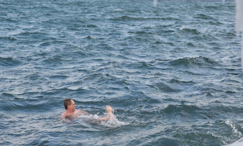 A man swims in Vladivostok, Russia, Dec. 21, 2024.

Vladivostok held a winter swimming festival on Saturday and attracted many local residents and tourists to participate. (Photo by Guo Feizhou/Xinhua)