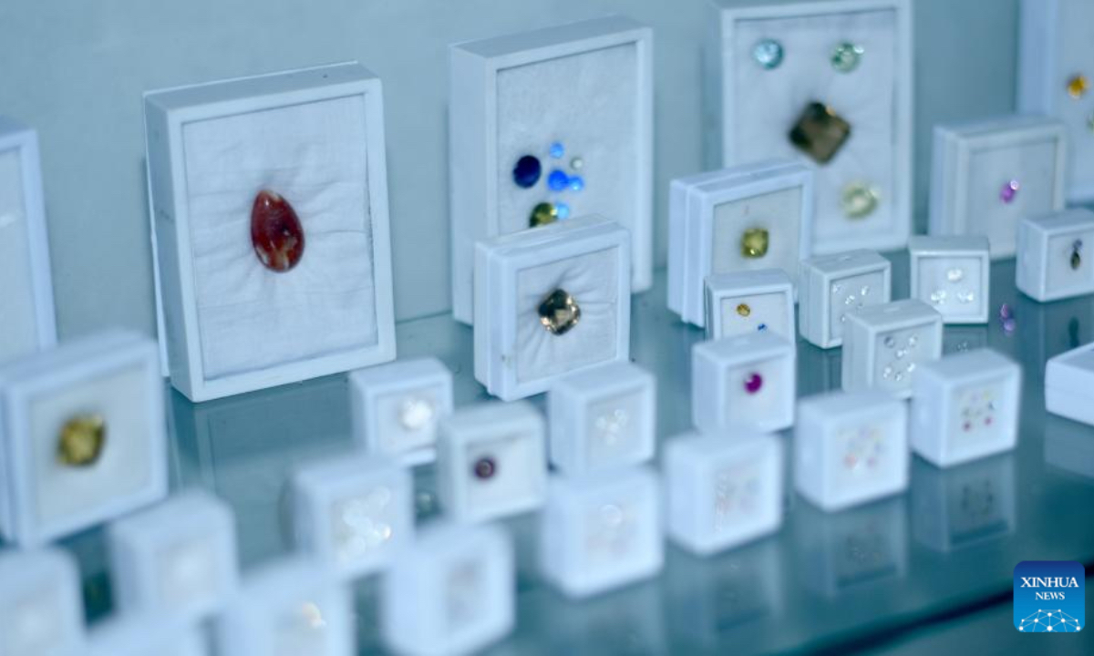 Gems are pictured in a store in Monaragala, Sri Lanka, on Dec. 19, 2024. Sri Lanka is rich in precious gems such as sapphires and rubies. (Photo：Xinhua)