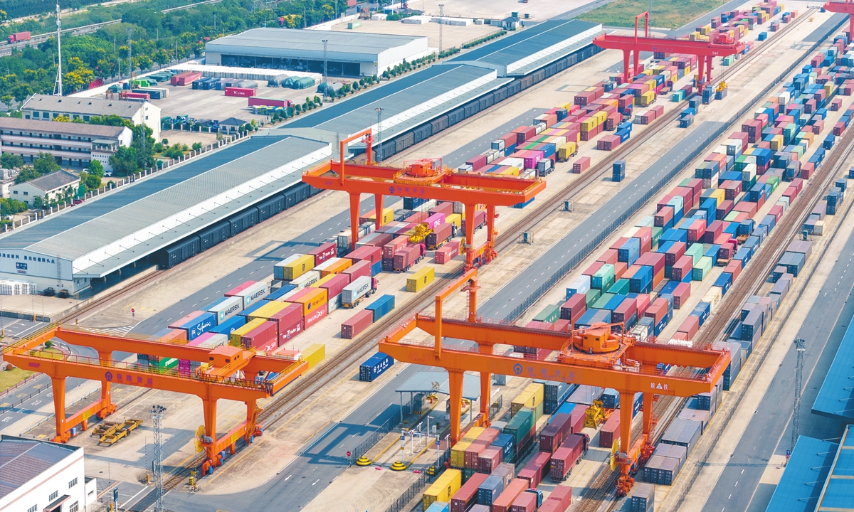 A China-Europe freight train preparing to depart for Budapest, Hungary was undergoing container loading operation in Jinhua, Zhejiang Province, on September 3, 2024. Photo: VCG