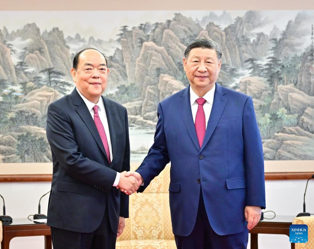 Chinese President Xi Jinping meets with Ho Iat Seng, the outgoing chief executive of the Macao Special Administrative Region (SAR), in Macao, south China, Dec. 18, 2024.(Photo: Xinhua)