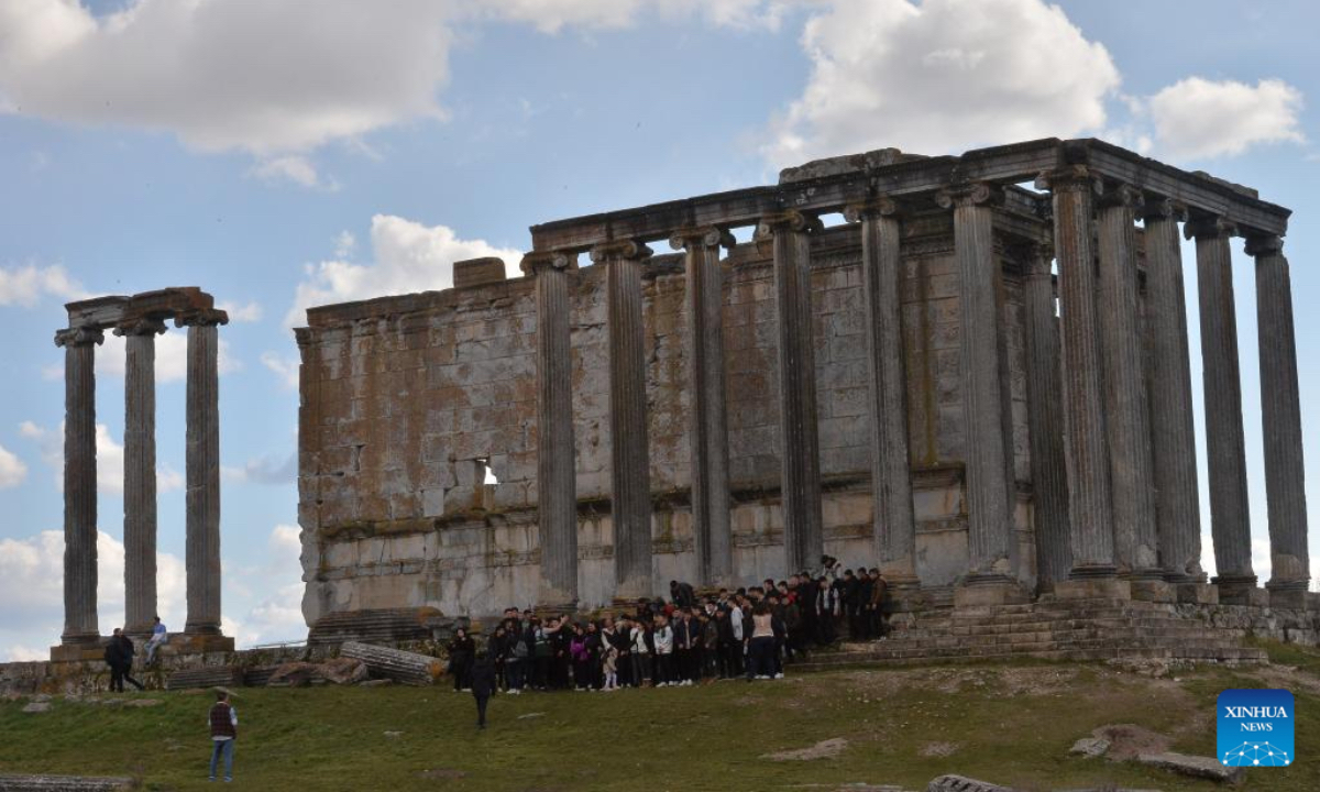 Tourists visit the Aizanoi ancient city in Kutahya Province, Türkiye, on Dec. 27, 2024. (Photo: Xinhua)