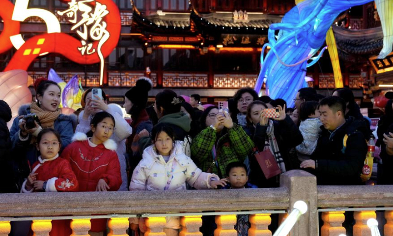 People visit the Yuyuan Garden Lantern Festival at Yuyuan Garden in east China's Shanghai, Jan. 1, 2025. With the Chinese Lunar New Year just around the corner, Shanghai's Yuyuan Garden has again donned a festive look with hundreds of delicate, illuminated lanterns.

The Yuyuan Garden Lantern Festival, which opened here Wednesday, is a key cultural highlight in Shanghai during the Spring Festival celebration. (Xinhua/Liu Ying)