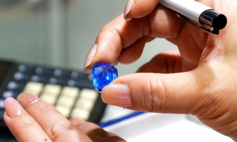 This photo shows a gemstone on display during FACETS Sri Lanka 2025, an international gem and jewellery exhibition, in Colombo, Sri Lanka, Jan. 4, 2025. The exhibition opened here Saturday. (Photo by Gayan Sameera/Xinhua)