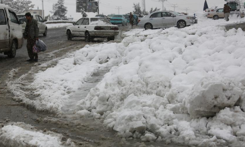 This photo taken on Jan. 4, 2025 shows a road amid snow in Kabul, capital of Afghanistan. Multiple highways in Afghanistan, including Salang, the main highway linking the country's national capital, Kabul, to nine northern provinces, were inaccessible to traffic due to heavy snowfalls, an official at the Ministry of Public Work said on Friday.

Since Thursday morning, 27 out of Afghanistan's 34 provinces have been experiencing heavy snowfalls, where the temperatures have decreased to around minus 15 degrees Celsius in some areas of the country. (Photo by Saifurahman Safi/Xinhua)