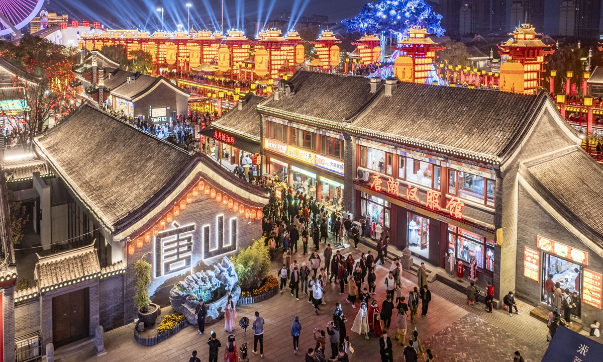 A view of Hetou Old Street. Photo: VCG