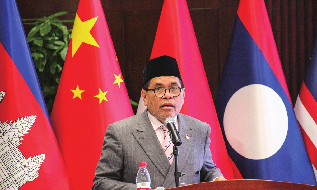 Indonesian Ambassador to China Djauhari Oratmangun gives his speech at the 