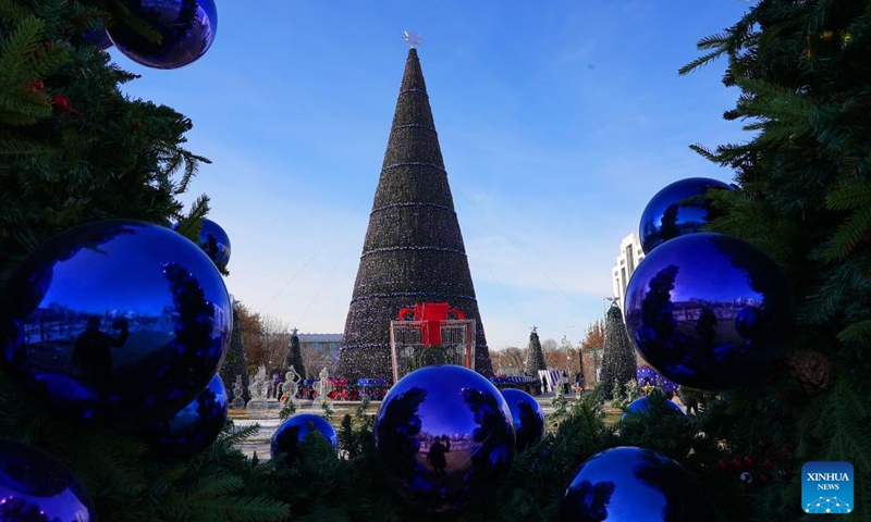 This photo taken on Dec. 25, 2024 shows festival decorations in Tashkent, Uzbekistan. (Photo by Zafar Khalilov/Xinhua)